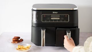 Testing chips and hash browns in the Ninja air frryer