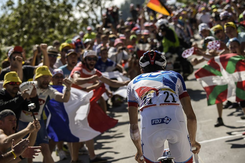 Thibaut Pinot climbs toward his stage win on l'Alpe d'Huez