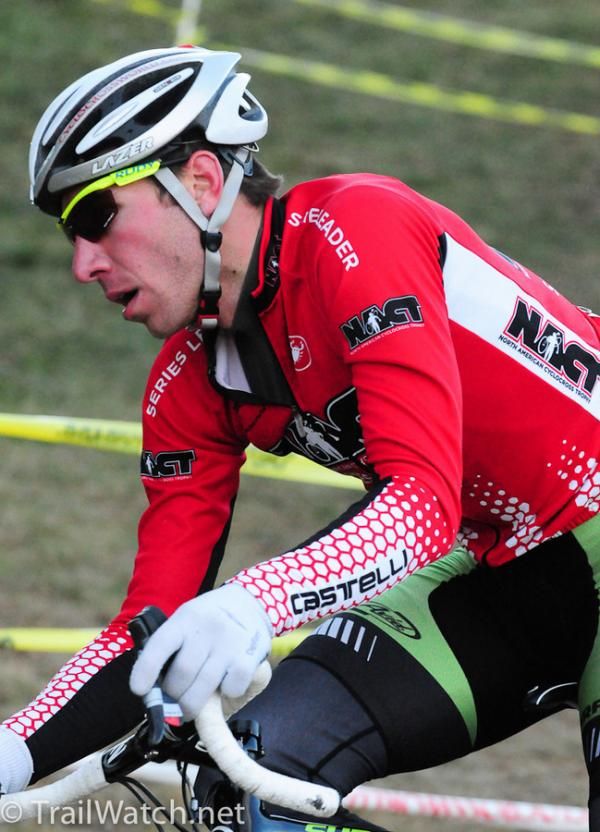Jeremy Powers (Cannondale-Cyclocrossworld.com) en route to winning the Baystate 'Cross.