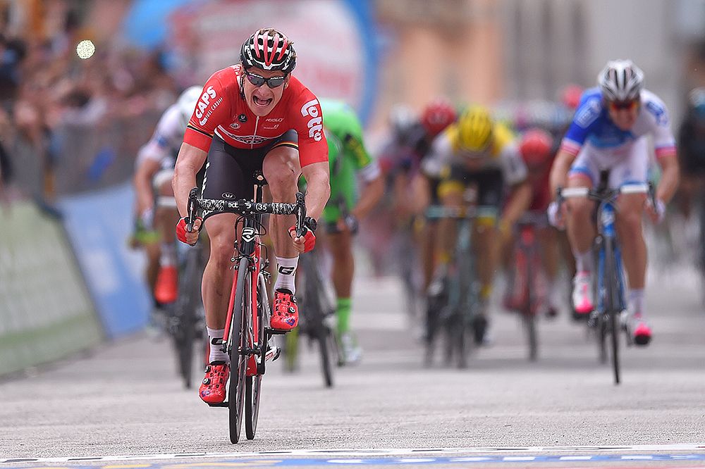 Andre Greipel (Lotto Soudal) winding up his sprint toward victory