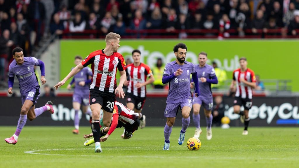 Mohamed Salah of Liverpool in action during the Premier League match between Brentford FC and Liverpool FC at Gtech Community Stadium on February 17, 2024 in Brentford, England. 