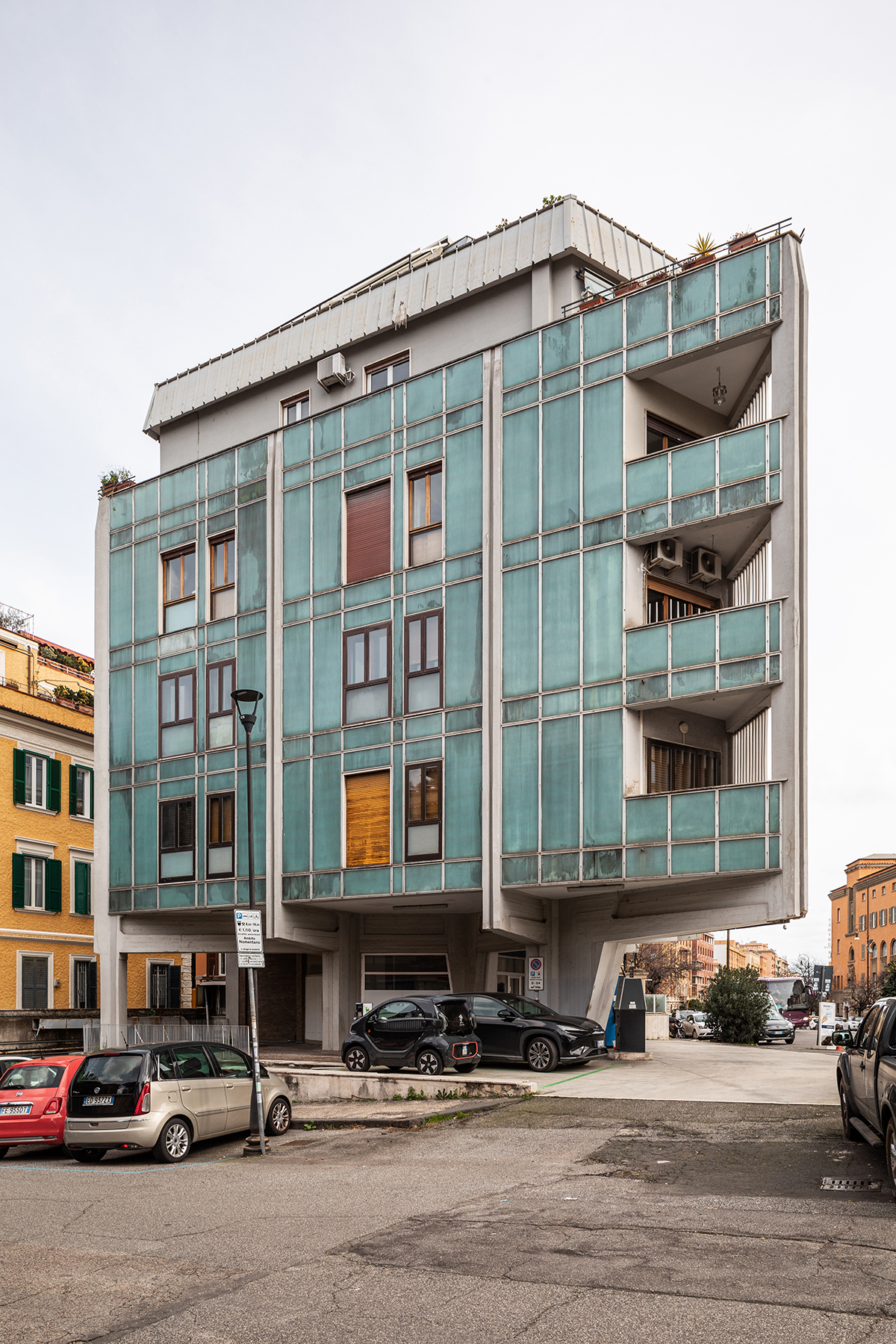 Aqua-Blue Building, Via Bari, Renato Valle (architect), 1958