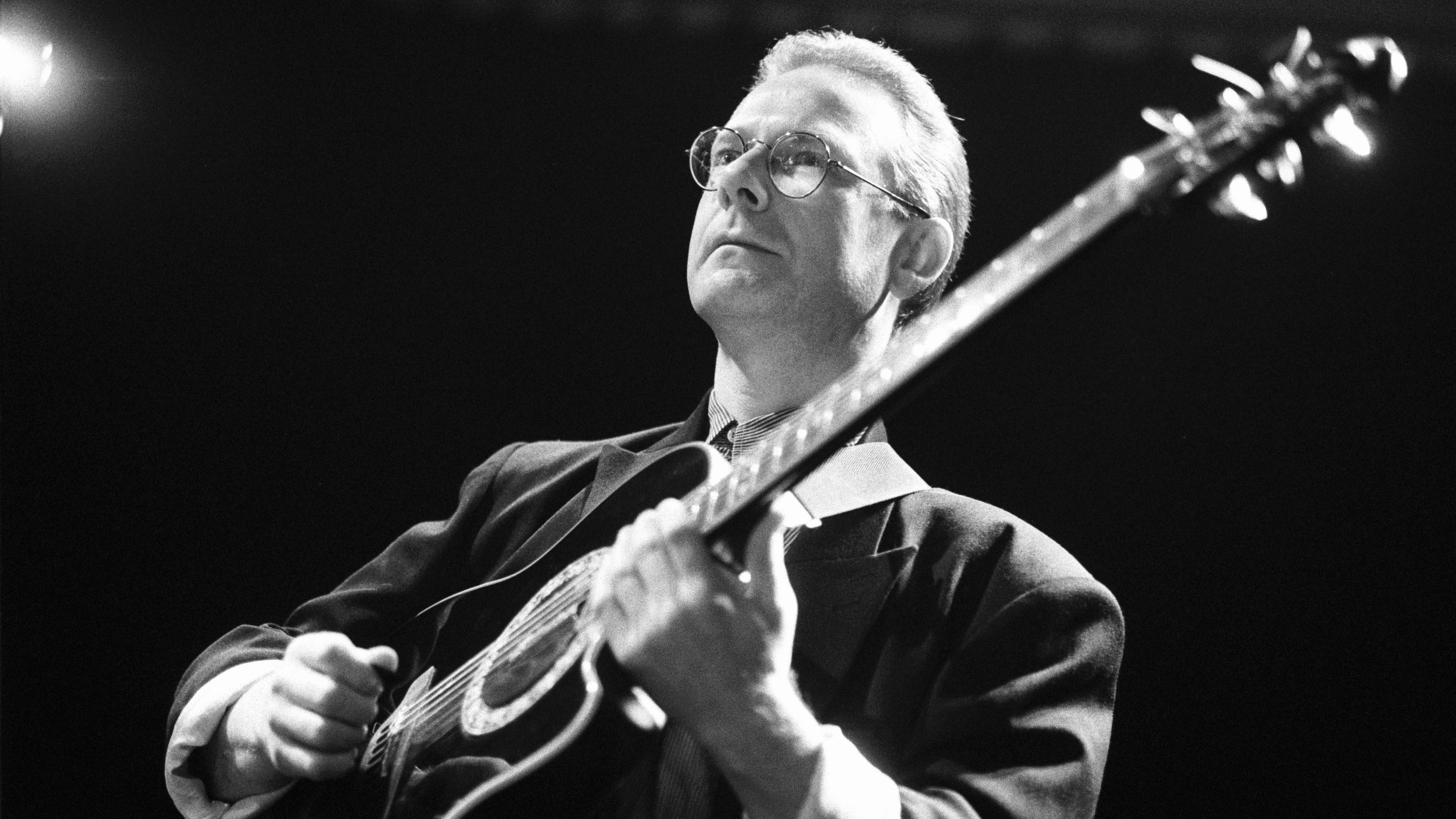 Fripp performing in Amsterdam in 1991.