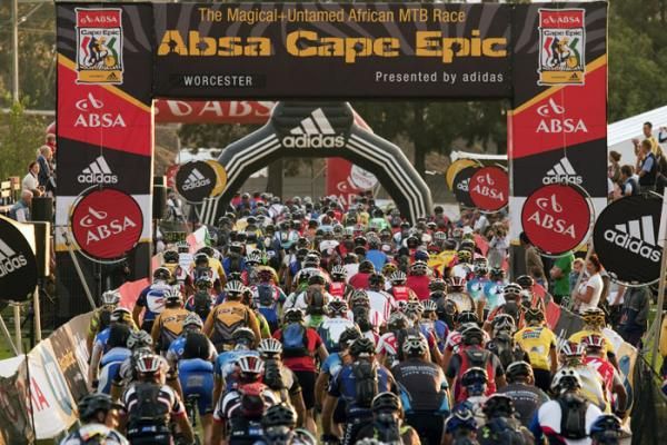 The main field starts the stage six of the 2010 Absa Cape Epic