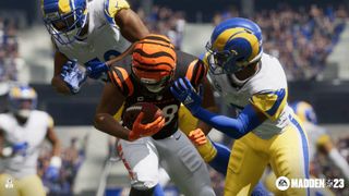 Madden 23, two players tackle the opposition