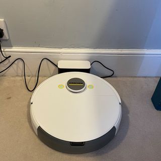 Testing Karcher robot vacuum at home