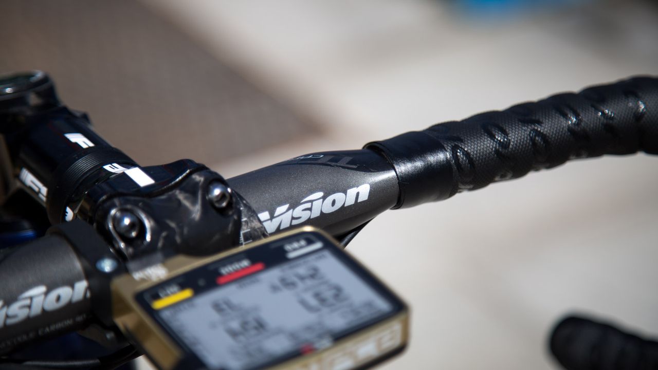 Vision Trimax 4D carbon handlebars
