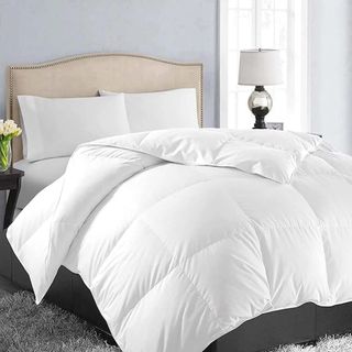 Balichun All-Season Comforter on a bed.