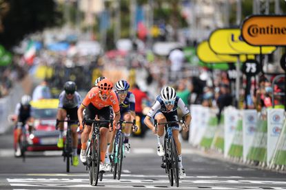 Lizzie Deignan pips Marianne Vos at La Course by Le Tour 2020 in Nice