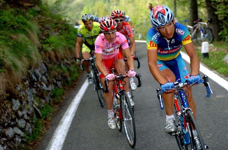 Serhiy Honchar and Damiano Cunego in 2004 in the Mortirolo