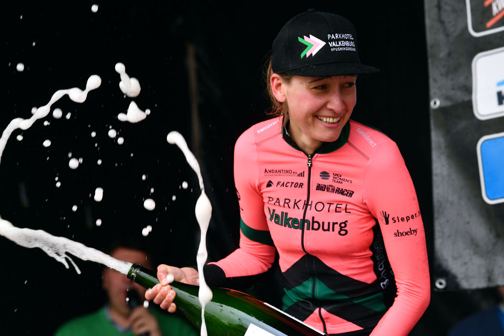 Sofie de Vuyst celebrates her victory