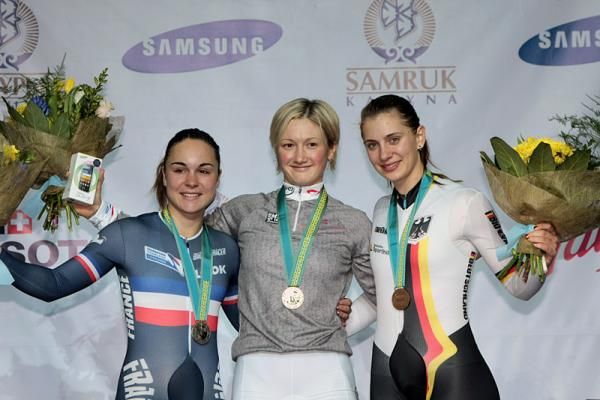 500m time trial podium (l-r): Sandie Clair (France), Olga Panarina (Belarus), Miriam Welte (Germany)
