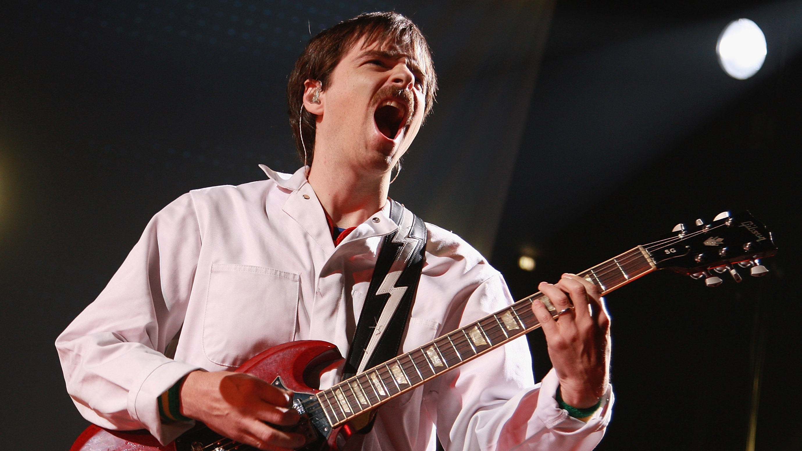 photo of Rivers Cuomo of Weezer from 2008