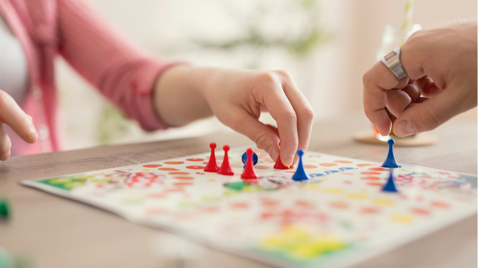 10 Entertaining 2-Player Games for Adults