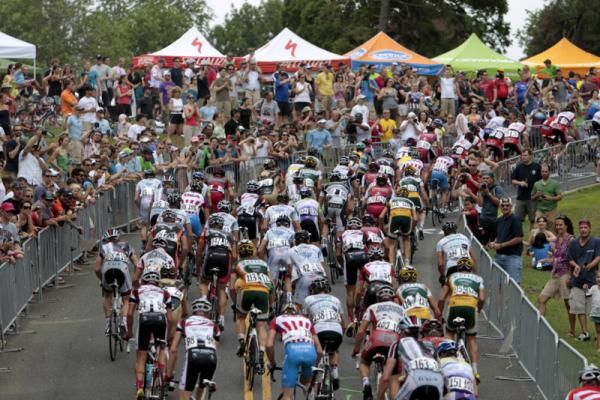 Large crowds as usual on Lemon Hill.
