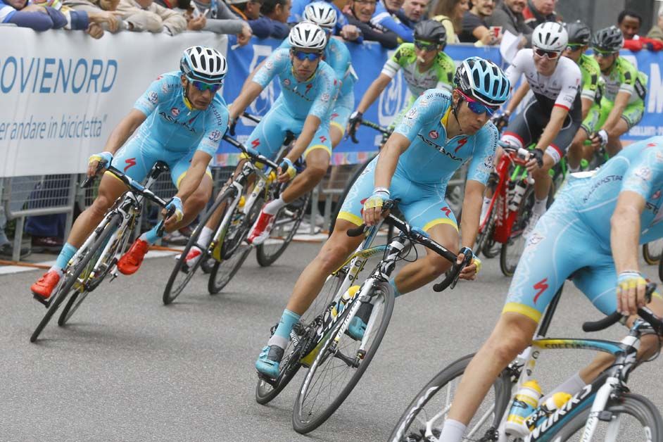 Paolo Tiralongo leads Fabio Aru