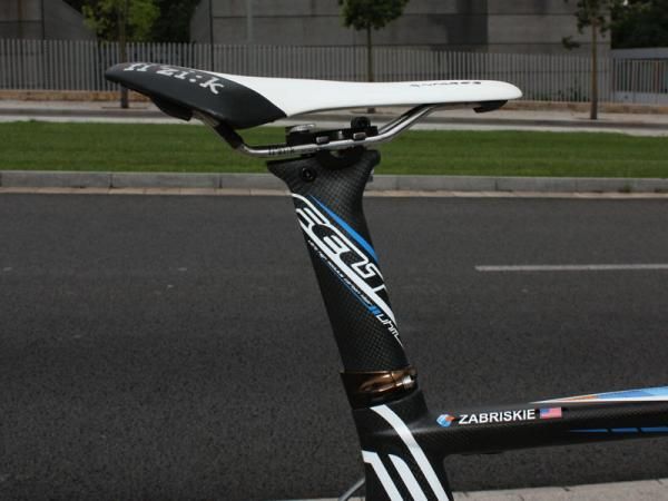 Zabriskie's fi'zi:k Antares saddle is mounted atop an aero carbon post.