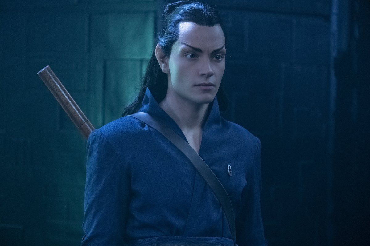 Evan Evagora as Elnor