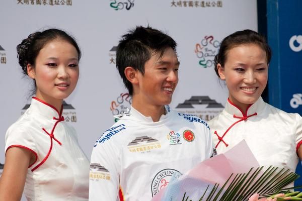 Ho Ting Kwok (Hong Kong) leads the local rider classification.