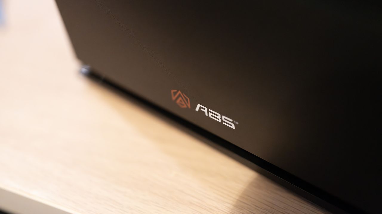 ABS Cyclone Aqua gaming PC