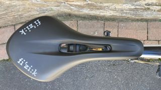 Top down view of the Fizik Tempo Aliante R5 saddle