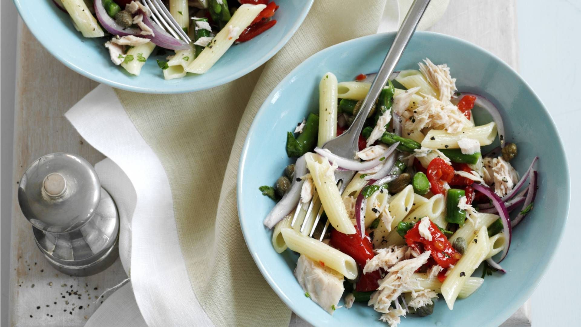 Pasta salad with tuna and peppers recipe