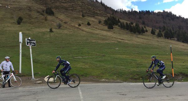 Nairo Quintana and Gorka Izagirre reach the summit of the Col d'Aspin