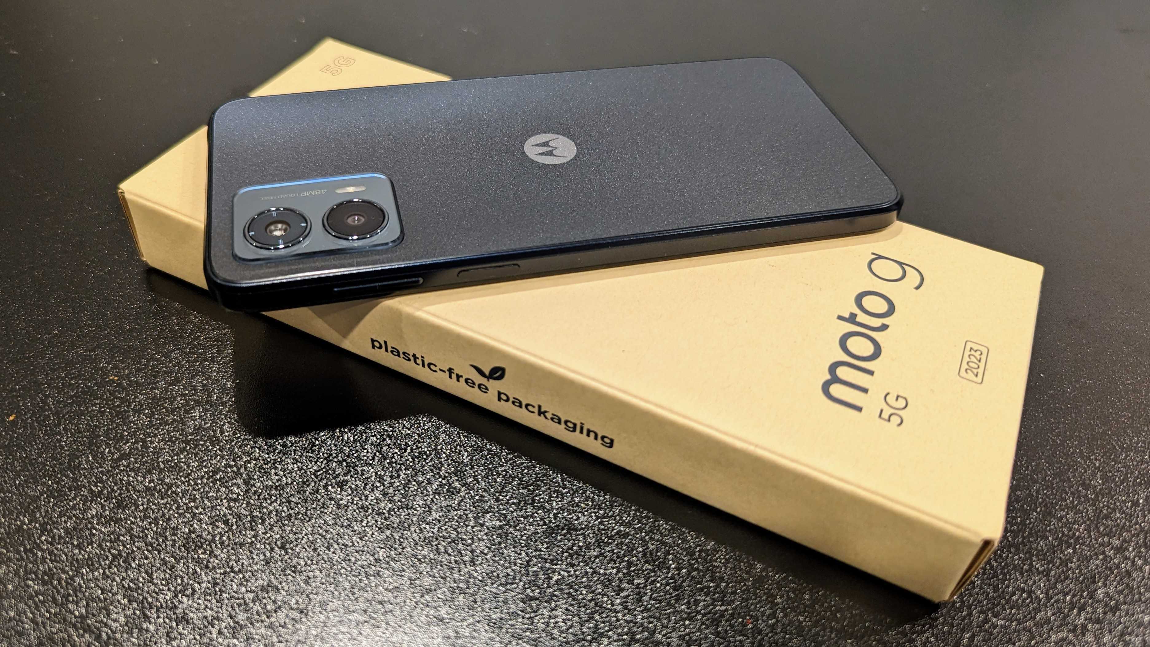 Moto G 5G (2023) retail box