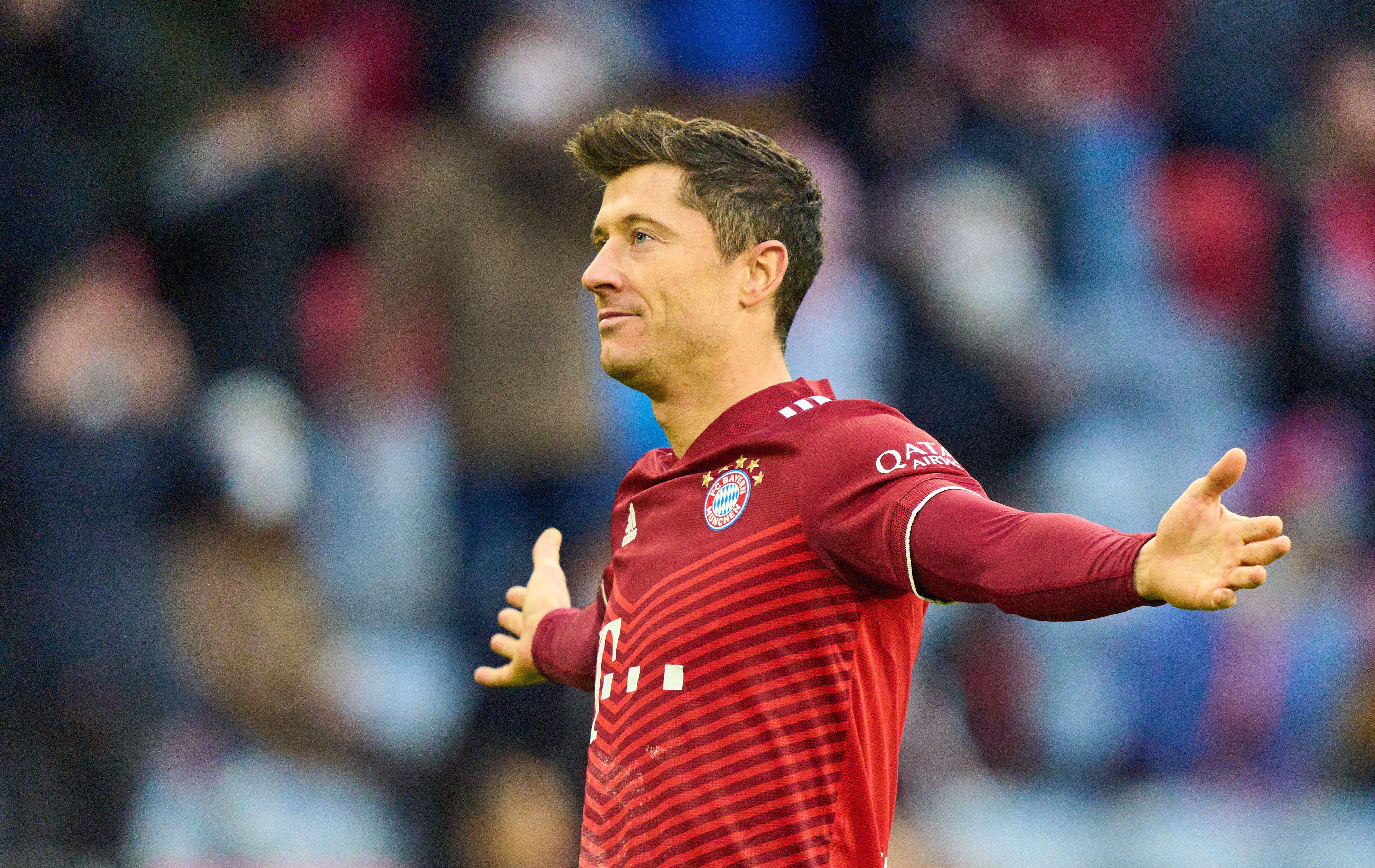 Robert Lewandowski celebrates after scoring for Bayern Munich against Greuther Furth, February 2022