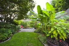 Garden landscaping costs: using hard and soft landscaping to define a garden