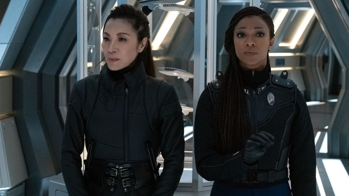 Georgiou (Michelle Yeoh) and Michael (Sonequa Martin-Green) in Star Trek: Discovery.