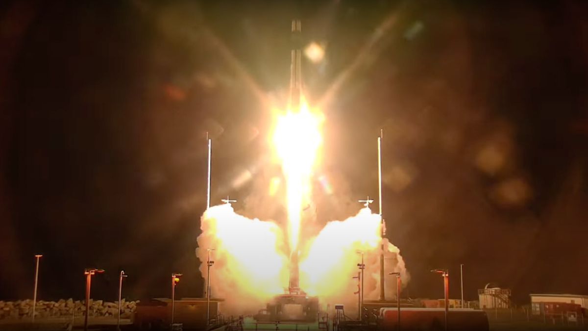 Rocket Lab Launches Mysterious Spy Satellites In 4th-ever US Liftoff ...