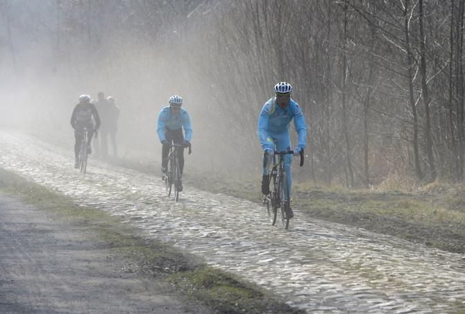 Astana riders preview the famed Arenberg cobble sector