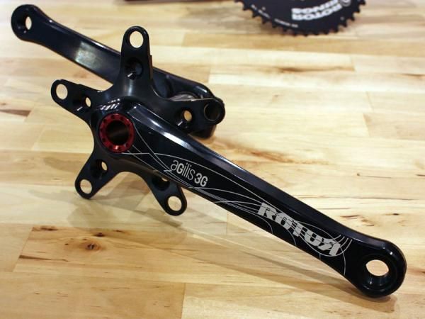 Rotor's existing Agilis crank has been upgraded for 2010 to the Agilis 3G, using the same arms as last year but a new clamping system and lighter chromoly spindle.