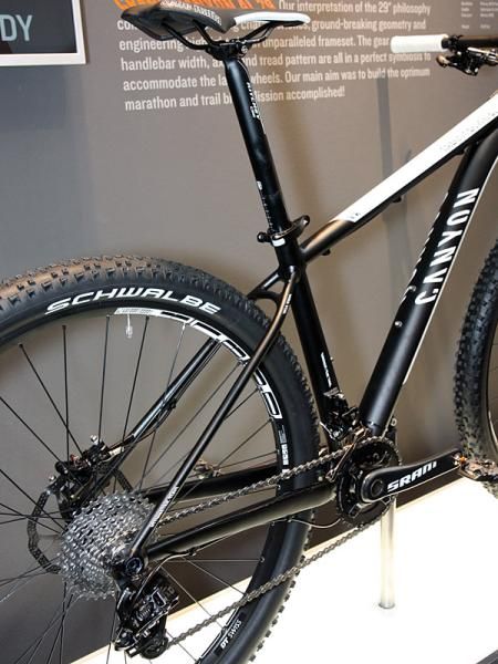 Big chain stays and slim seat stays are common on carbon frames but Canyon also uses the concept on its new alloy 29er hardtail, too.