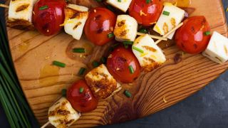 Halloumi skewers with tomato