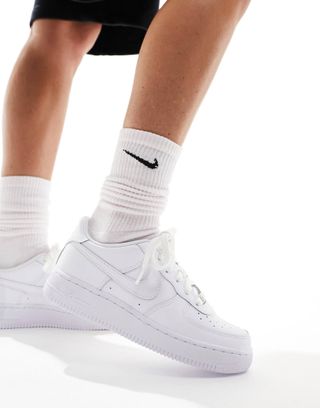 Nike Air Force 1 07 Trainers in Triple White