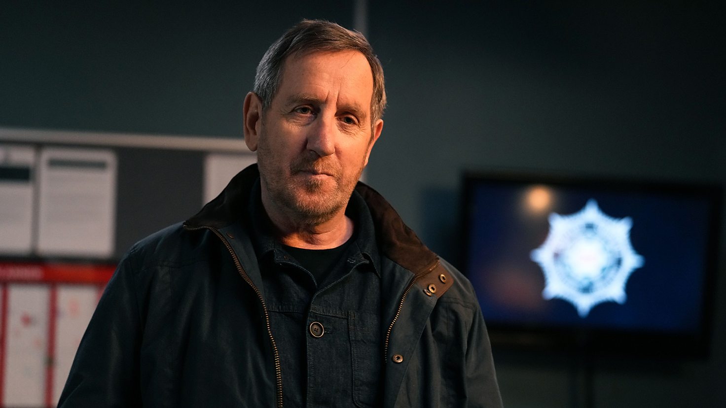Colly (Michael Smiley)