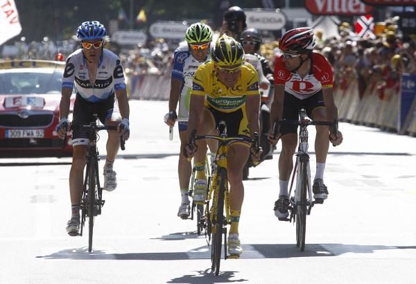 After his off-road excursion, Voeckler lost time back with Ivan Basso and Tom Danielson.