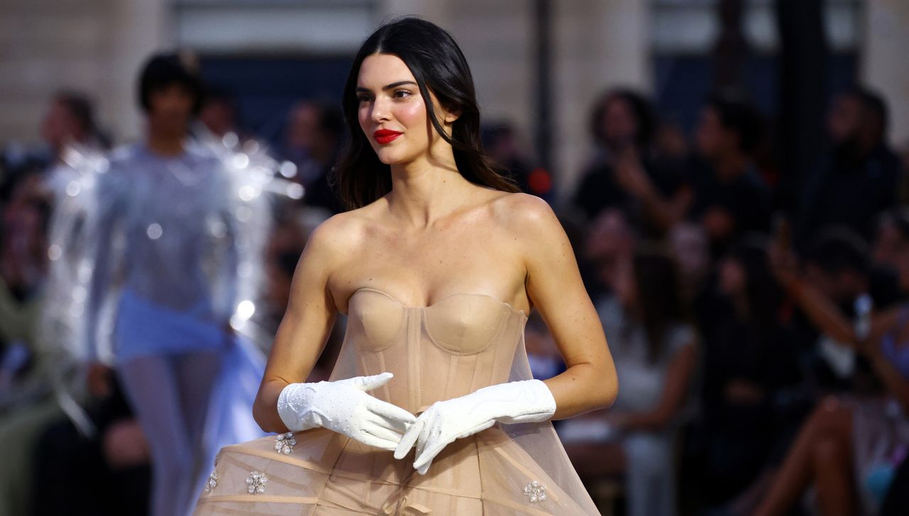 Kendall Jenner at vogue world wearing a simone rocha dress and gloves ahead of her louvre date with bad bunny