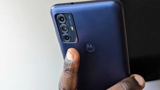 The Moto G Play (2023) fingerprint sensor