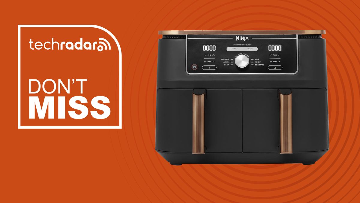 Ninja Foodi Max AF400 Air Fryer on an orange background