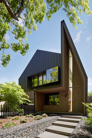 Black zinc cladding of House in Ballarat, by Inarc Architects