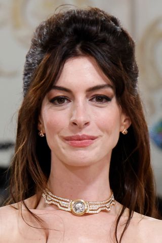 Anne Hathaway Wears Half-Up, Half-Down Hairstyle