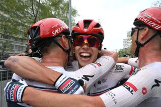 Stage 1 - Giro d'Italia: Paul Magnier speeds to victory as massive crash blocks peloton in stage 1 sprint