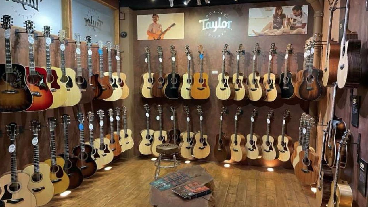 Mansons Guitar Shop