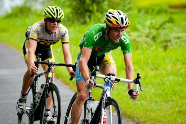 Oscar Pujol (Azad University Cross Team) and John Ebsen (CCN Cycling Team ) push for the stage win