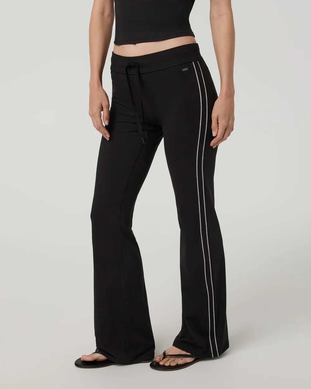Vuori Halo Low Rise Slim Flare Retro Pants