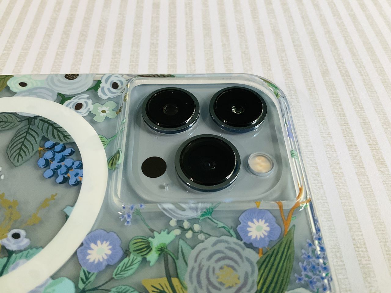 Rifle Paper Co Magsafe Case Iphone 13 Pro Garden Party Blue Lifestyle Camera Close Up