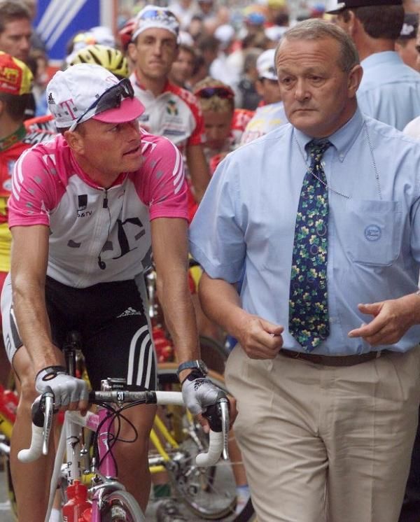 Bjarne Riis and Jean-Marie Leblance in negotiations during the Tour's last visit to the Semnoz in 1998.